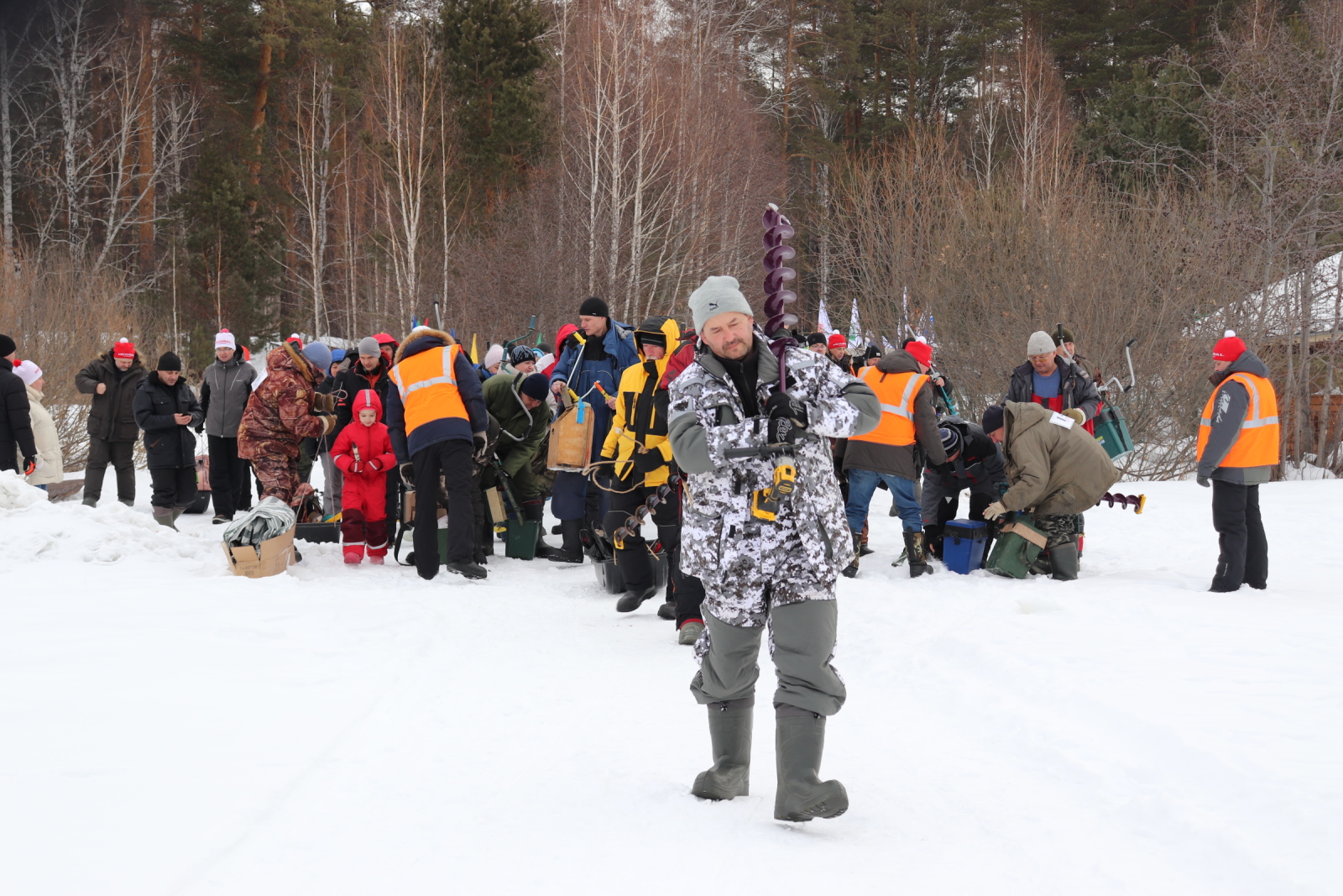 Рыбаки выходят на лед - КЗФ закрывает сезон зимней рыбалки